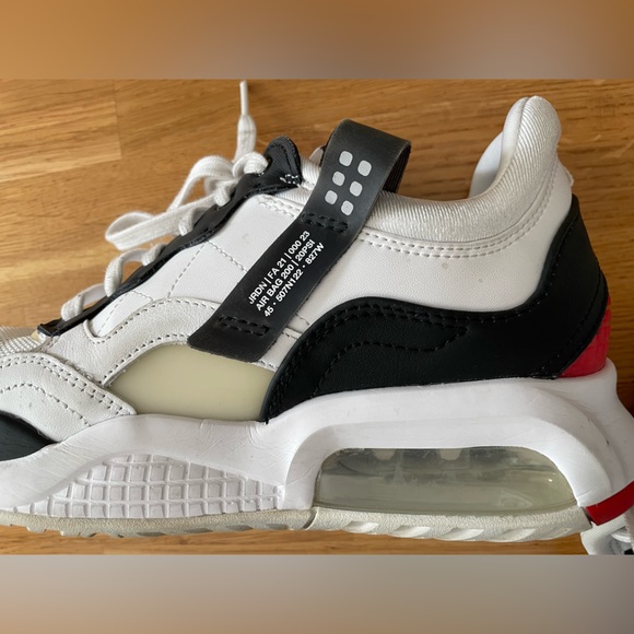 Nike Air Jordan 2021 - Picture 5 of 16